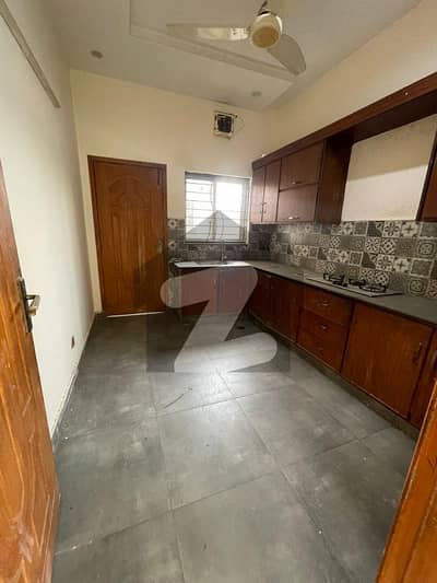 5 MARLA HOUSE AVAILABLE FOR RENT