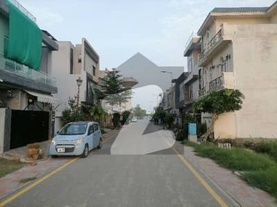 ڈریم گارڈنز ڈیفینس روڈ,لاہور میں 5 مرلہ رہائشی پلاٹ 91.0 لاکھ میں برائے فروخت۔ ڈریم گارڈنز ڈیفینس روڈ,لاہور میں 5 مرلہ رہائشی پلاٹ 91.0 لاکھ میں برائے فروخت۔