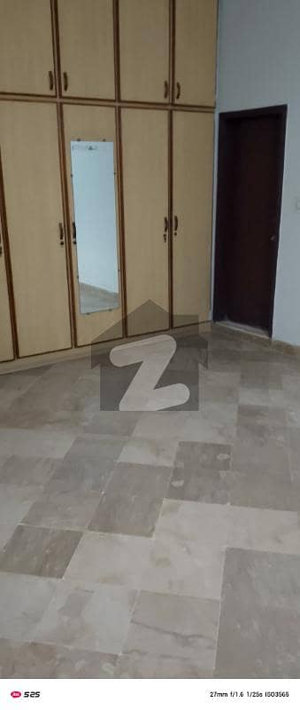 Gulshan-E-Iqbal - Block 10-A House For Rent Sized 240 Square Yards