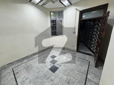 Room Available For (Ladies) Rent At 6 Road