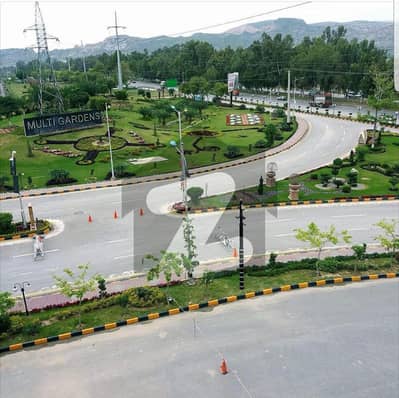 بی