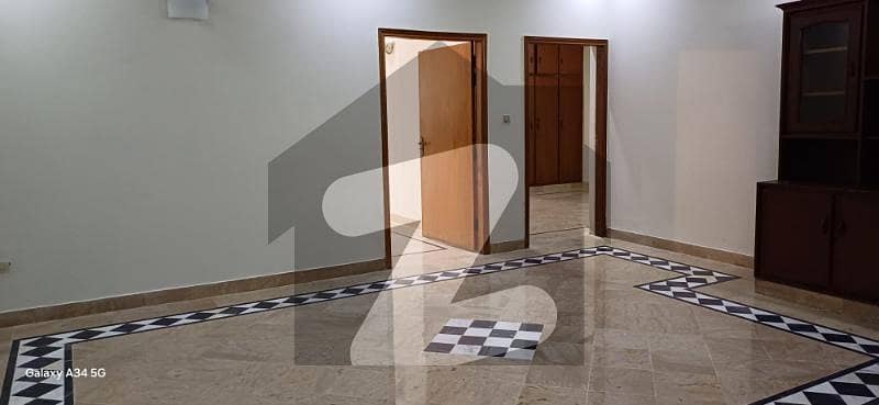 F 11 4bed with servant apartment for rent F 11 4bed with servant apartment for rent
