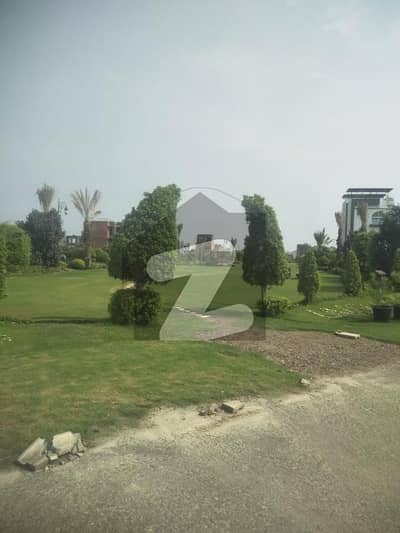 یونین گرین کالج روڈ,لاہور میں 6 مرلہ رہائشی پلاٹ 1.2 کروڑ میں برائے فروخت۔