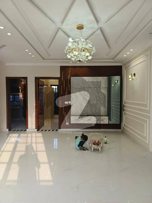 6 MARLA UPPER PORTION AVAILABLE FOR RENT 6 MARLA UPPER PORTION AVAILABLE FOR RENT