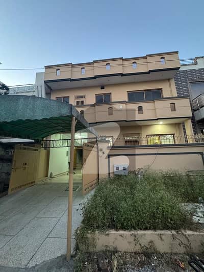 جی ۔ 13/2 جی ۔ 13,اسلام آباد میں 6 کمروں کا 8 مرلہ مکان 5.15 کروڑ میں برائے فروخت۔