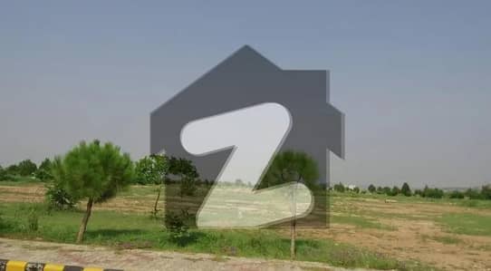 ایبٹ آباد روڈ ایبٹ آباد میں 12 کنال کمرشل پلاٹ 9.6 کروڑ میں برائے فروخت۔