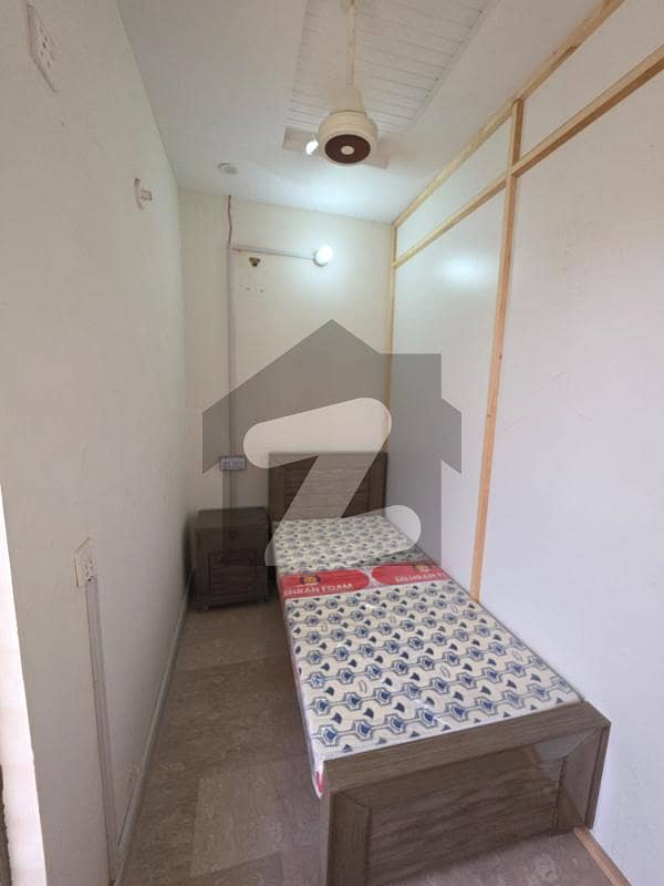 الحمرا ٹاؤن لاہور میں 1 مرلہ کمرہ 15.0 ہزار میں کرایہ پر دستیاب ہے۔ الحمرا ٹاؤن لاہور میں 1 مرلہ کمرہ 15.0 ہزار میں کرایہ پر دستیاب ہے۔