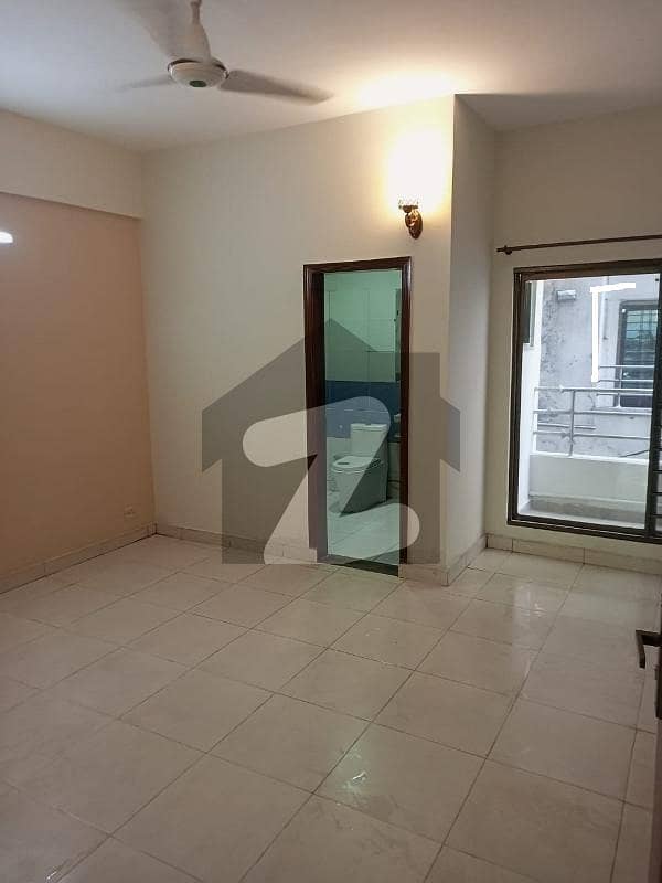 10 MARLA 3 BEDROOMS APARTMENT AVAILABLE FOR RENT 10 MARLA 3 BEDROOMS APARTMENT AVAILABLE FOR RENT