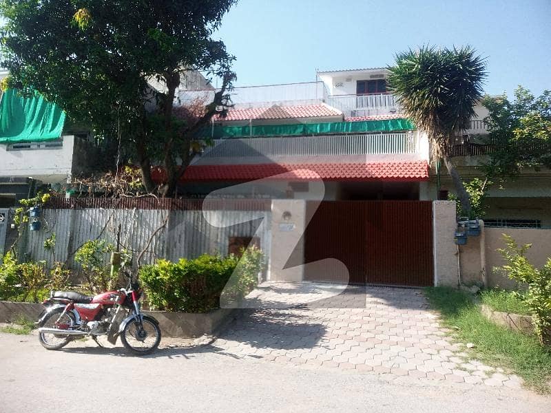 i-8 Near kachnar Park Ground poration For Rent. i-8 Near kachnar Park Ground poration For Rent.