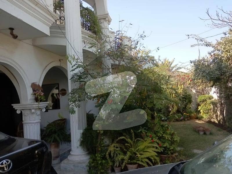 Urgent Sale Bungalow Prime Location Urgent Sale Bungalow Prime Location
