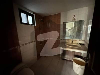 4 Marla Dubble storey house available for rent in college Road Lahore