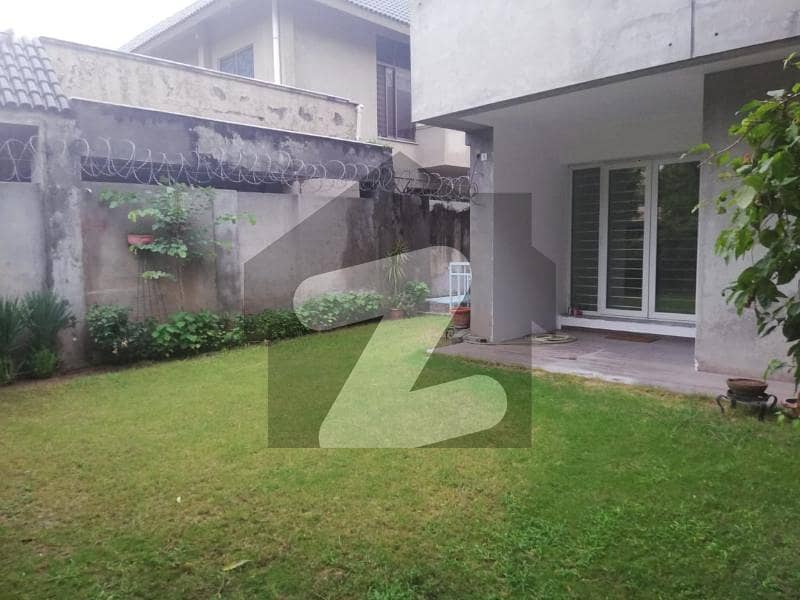 HOUSE FOR RENT IN E-7 HOUSE FOR RENT IN E-7