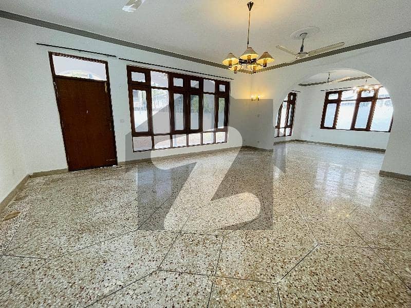 ای ۔ 7 اسلام آباد میں 6 کمروں کا 1 کنال مکان 7.0 لاکھ میں کرایہ پر دستیاب ہے۔ ای ۔ 7 اسلام آباد میں 6 کمروں کا 1 کنال مکان 7.0 لاکھ میں کرایہ پر دستیاب ہے۔