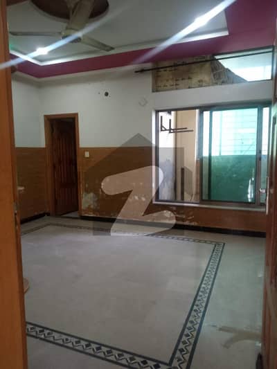 6 Marla First ( Middle) Floor With Water Boring