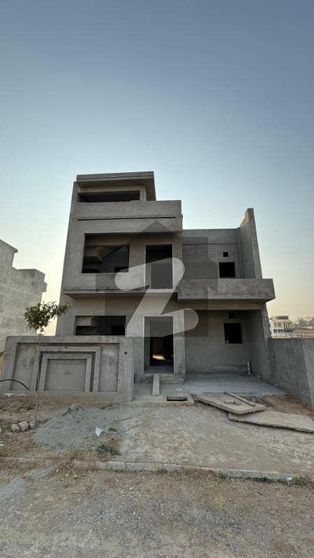 GULBERG RESIDENCIA Gray structure GULBERG RESIDENCIA Gray structure