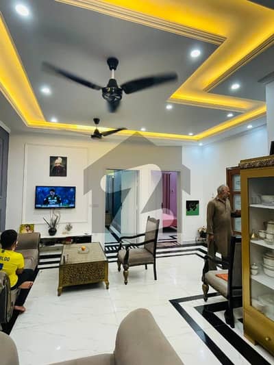 1 KANAL UPPER PORTION AVAILABLE FOR RENT