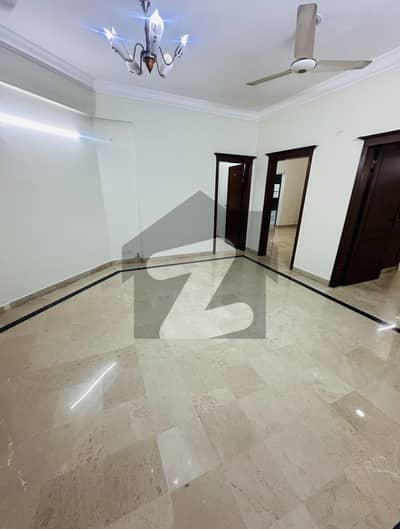 ایف ۔ 11 اسلام آباد میں 2 کمروں کا 9 مرلہ فلیٹ 1.1 لاکھ میں کرایہ پر دستیاب ہے۔