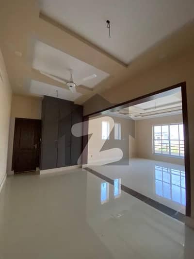 Regi Model Town Zone 4 Sector B1 Kanal Upper Portion For Rent