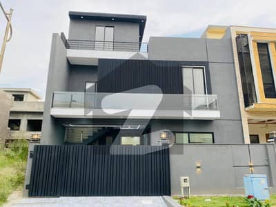 C Block Top location House For Sale