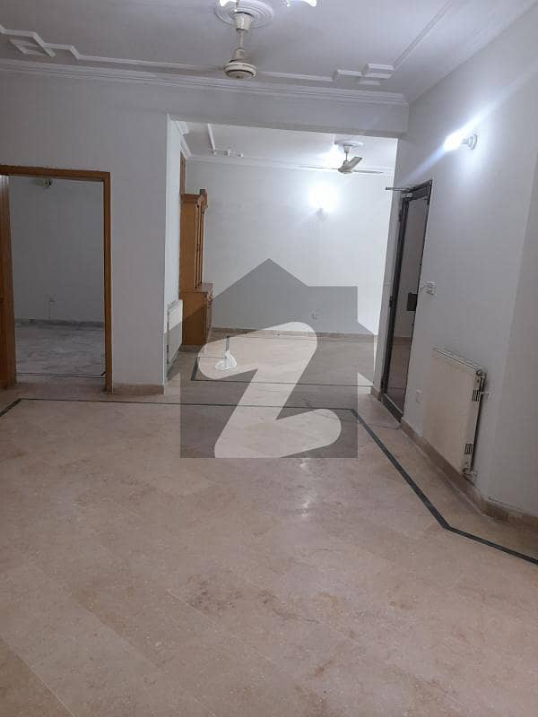ای ۔ 11 اسلام آباد میں 5 کمروں کا 10 مرلہ مکان 2.6 لاکھ میں کرایہ پر دستیاب ہے۔ ای ۔ 11 اسلام آباد میں 5 کمروں کا 10 مرلہ مکان 2.6 لاکھ میں کرایہ پر دستیاب ہے۔