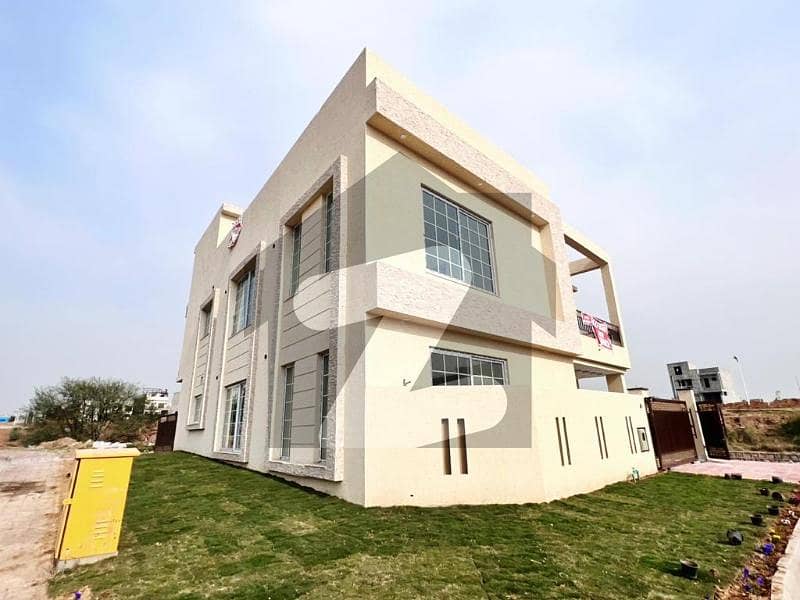 10 Marla Beautiful House In Block M Bahria Town Phase 8 10 Marla Beautiful House In Block M Bahria Town Phase 8
