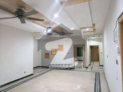 14 Marla Beautiful Upper Portion Available For Rent