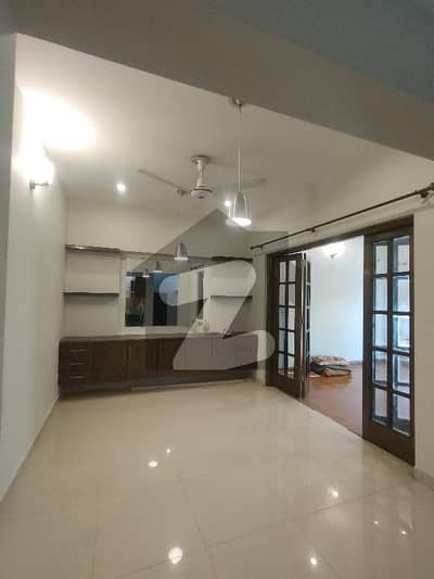30*60 modern designer house For Rent in G. 13 Islamabad