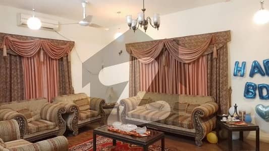 610sq Yards, Bungalow, Dha Ph 1, Proper 2 Unit, Top Location, Never Miss The Chance.