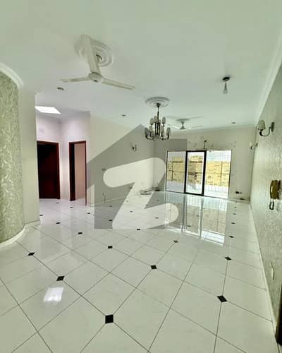 ڈی ایچ اے فیز 6 ڈی ایچ اے ڈیفینس,کراچی میں 6 کمروں کا 1 کنال مکان 5.0 لاکھ میں کرایہ پر دستیاب ہے۔