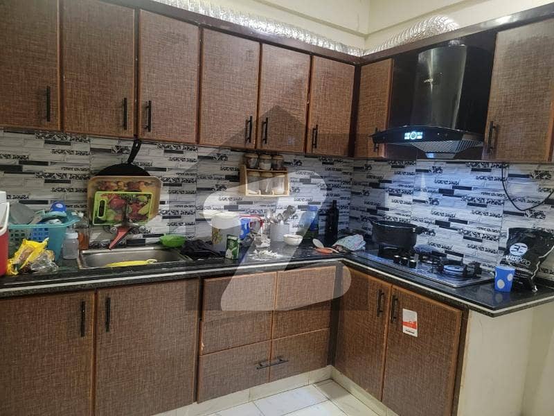 2 bed drawing and dinning flat available for sale