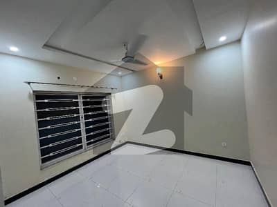 10 marla Beautiful House available for rent in Bahria enclave Islamabad