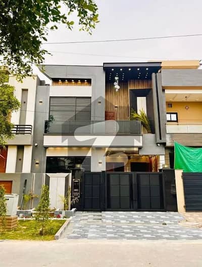 بحریہ آرچرڈ فیز 1 ۔ ایسٹزن بحریہ آرچرڈ فیز 1,بحریہ آرچرڈ,لاہور میں 3 کمروں کا 5 مرلہ مکان 1.4 کروڑ میں برائے فروخت۔