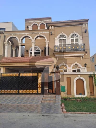 بحریہ آرچرڈ فیز 2 بحریہ آرچرڈ,لاہور میں 5 کمروں کا 8 مرلہ مکان 2.29 کروڑ میں برائے فروخت۔