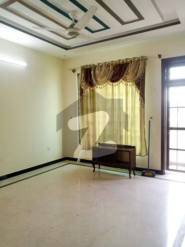 I-14 30x60 Upper Portion For Rent I-14 30x60 Upper Portion For Rent