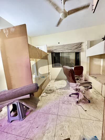 Beautiful 215 Yds Corner Town House For Rent