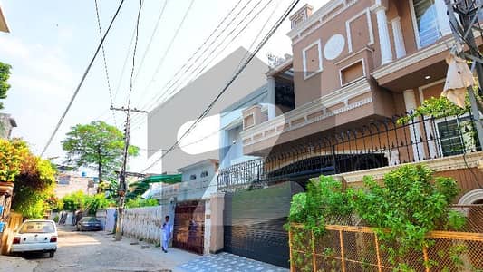 کیولری ایکسٹینشن لاہور میں 5 کمروں کا 10 مرلہ مکان 5.95 کروڑ میں برائے فروخت۔