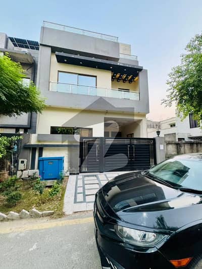 Near To Park 5 Marla Slightly Use House For Sale In Lake City Raiwind Road Lahore