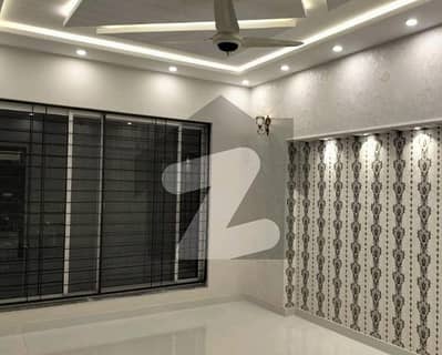 بحریہ ٹاؤن سیکٹر ای بحریہ ٹاؤن,لاہور میں 5 کمروں کا 1 کنال مکان 7.0 کروڑ میں برائے فروخت۔