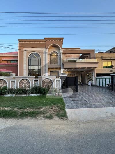 این ایف سی 1 لاہور میں 6 کمروں کا 1 کنال مکان 8.2 کروڑ میں برائے فروخت۔