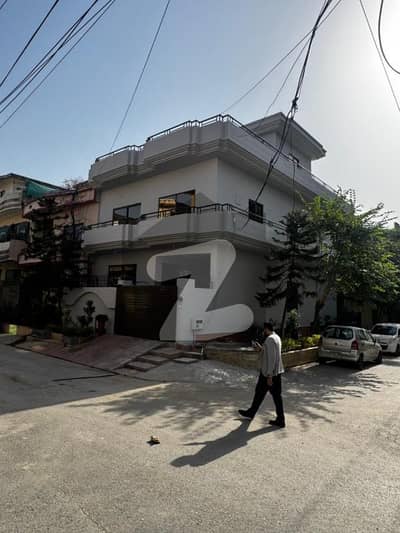 پی ڈبلیو ڈی ہاؤسنگ سکیم اسلام آباد میں 6 کمروں کا 5 مرلہ مکان 3.75 کروڑ میں برائے فروخت۔