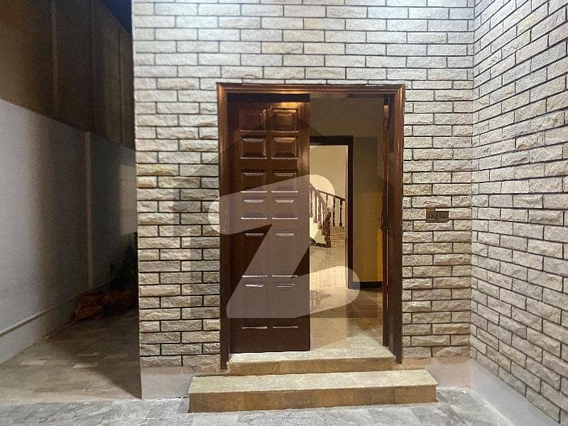 300 SQUARE YARDS BANGLOW FOR RENT