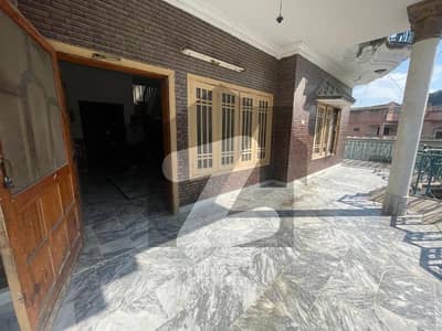 کاغان کالونی ایبٹ آباد میں 6 کمروں کا 10 مرلہ مکان 70.0 ہزار میں کرایہ پر دستیاب ہے۔