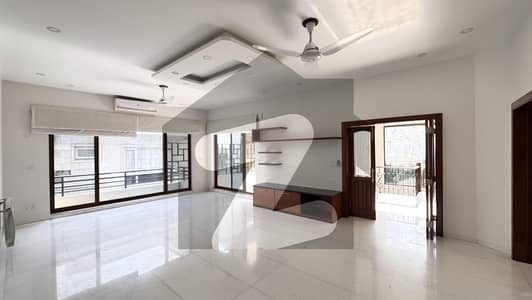 ایف ۔ 7 اسلام آباد میں 7 کمروں کا 1 کنال مکان 10.0 لاکھ میں کرایہ پر دستیاب ہے۔