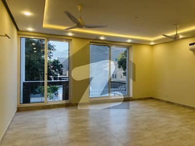 12 Beds New Luxurious House For Rent