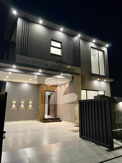 Stylish 10 Marla Brand New Modern Design House For Sale In DHA Phase 7 T Block, Lahore Location: DHA Phase 7 T Block, Lahore | Size: 10 Marla | Status: Brand New | Category: Luxury House