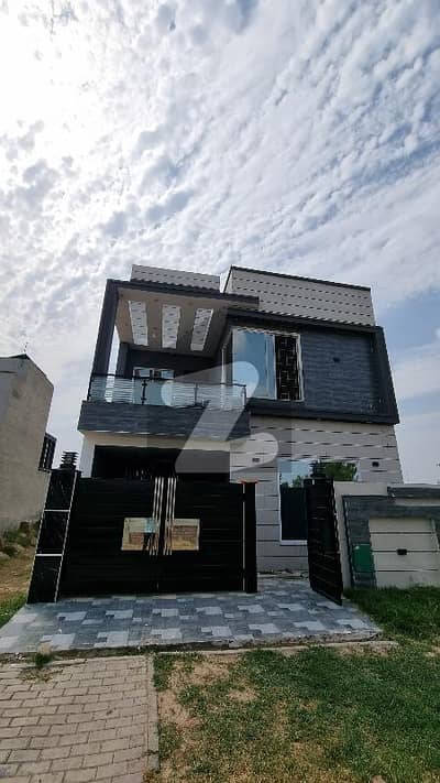 بحریہ ٹاؤن ۔ سیکٹر ایف بحریہ ٹاؤن,لاہور میں 3 کمروں کا 5 مرلہ مکان 1.9 کروڑ میں برائے فروخت۔