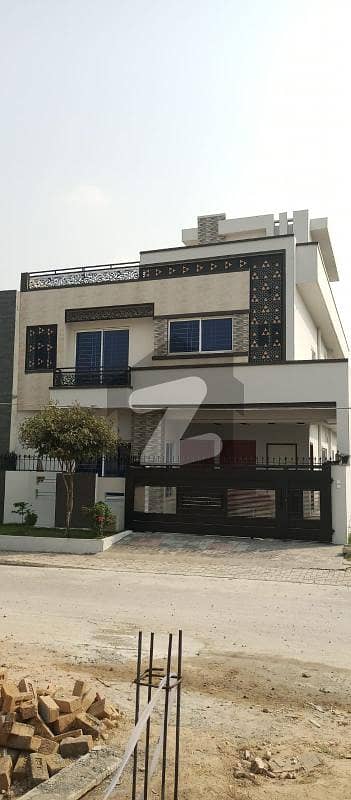 ٹاپ سٹی 1 اسلام آباد میں 6 کمروں کا 10 مرلہ مکان 4.5 کروڑ میں برائے فروخت۔ ٹاپ سٹی 1 اسلام آباد میں 6 کمروں کا 10 مرلہ مکان 4.5 کروڑ میں برائے فروخت۔