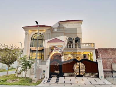 رائل آرچرڈ ملتان پبلک سکول روڈ,ملتان میں 5 کمروں کا 10 مرلہ مکان 3.8 کروڑ میں برائے فروخت۔