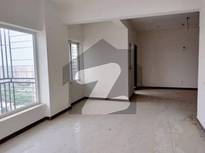 کلفٹن ۔ بلاک 2 کلفٹن,کراچی میں 3 کمروں کا 8 مرلہ فلیٹ 4.5 کروڑ میں برائے فروخت۔