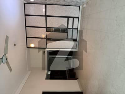 فیصل ٹاؤن ۔ بلاک بی فیصل ٹاؤن,لاہور میں 4 کمروں کا 10 مرلہ مکان 1.75 لاکھ میں کرایہ پر دستیاب ہے۔